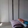 Chambre au RDC avec grand placard